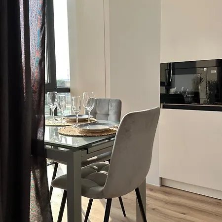 Luxury Apartmens Na Duhnovicha , напроти аквапарка 
