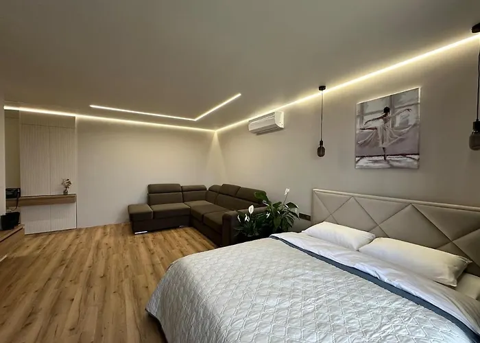 Apartman Luxury Apartmens Na Duhnovicha , напроти аквапарка 