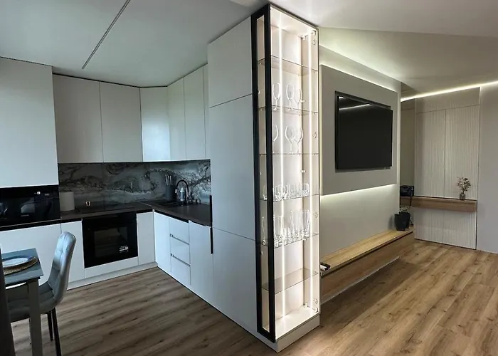 Apartman Luxury Apartmens Na Duhnovicha , напроти аквапарка 
