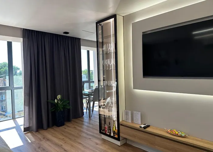 Apartman Luxury Apartmens Na Duhnovicha , напроти аквапарка 